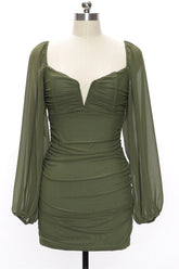 Grünes langärmliges Partykleid